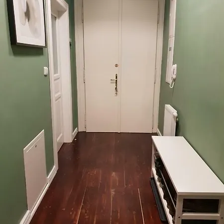 Spacious Near Castle *